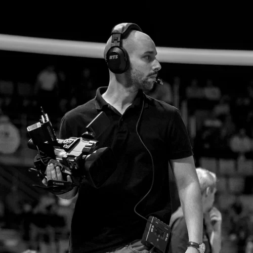 Antoine Lesage, fondateur de Lesage Production, vidéaste et réalisateur audiovisuel à Chartres, en tournage pour un projet professionnel.